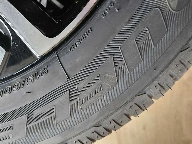 4 banden michelin met 17 inch velgen - afbeelding 10 van  13