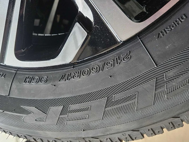 4 banden michelin met 17 inch velgen - afbeelding 11 van  13
