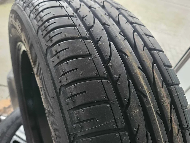 4 banden michelin met 17 inch velgen - afbeelding 12 van  13