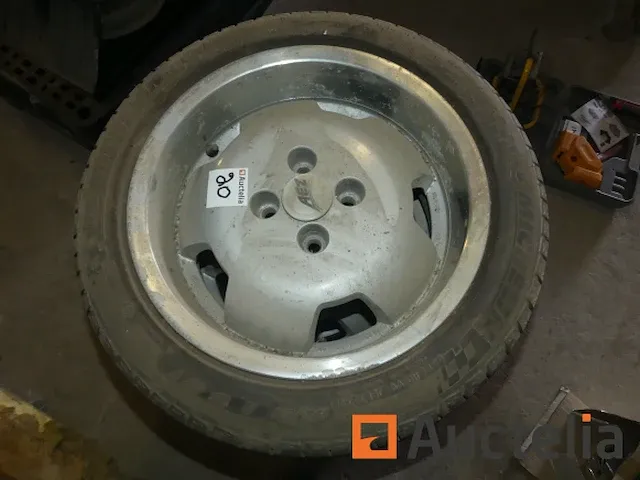 4 banden op aluminium velgen - afbeelding 1 van  3