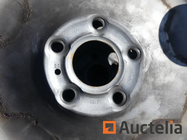 4 banden op velgen voor opel vivaro (zomer) goodyear 205/65r 16c 107/105t - afbeelding 2 van  9