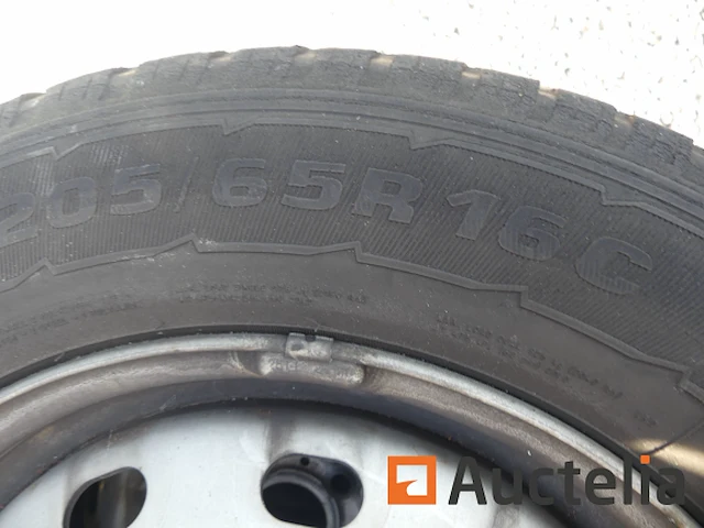 4 banden op velgen voor opel vivaro (zomer) goodyear 205/65r 16c 107/105t - afbeelding 8 van  9