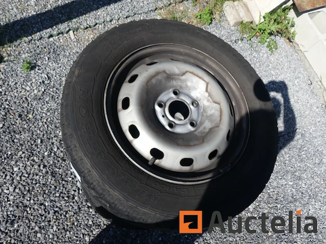 4 banden op velgen voor opel vivaro (zomer) goodyear 205/65r 16c 107/105t - afbeelding 9 van  9