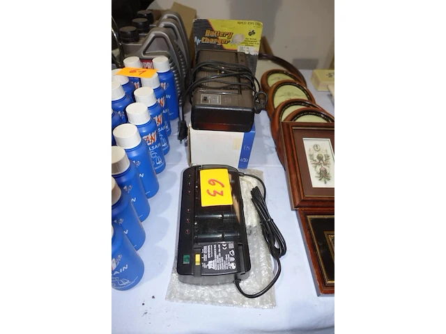 4 batterijladers - afbeelding 1 van  2