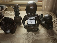 4 beeldjes "baby" waarvan 2 beeldjes gesigneerd "wanders"