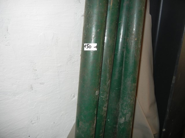 4 bekaertpalen en parasol - afbeelding 1 van  2