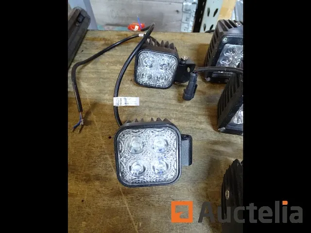 4 bevestigingsmiddel bars voor voertuig, 5 led-spots - afbeelding 3 van  8