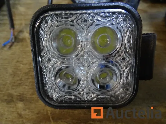 4 bevestigingsmiddel bars voor voertuig, 5 led-spots - afbeelding 7 van  8