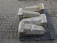 4 blauwe stenen palen ca. 80 cm (zonder pvc pallet) - afbeelding 5 van  5