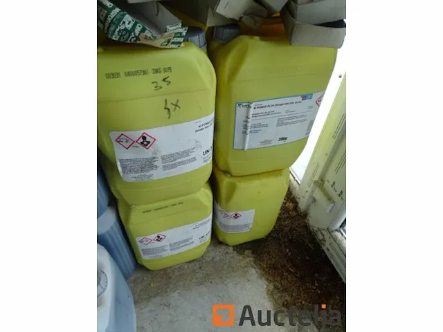 4 blikjes van 25 liter wasproducten voor tafelgerei en auto, vrachtwagen,.. kersia - afbeelding 1 van  3