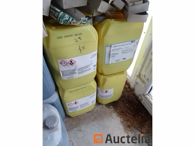 4 blikjes van 25 liter wasproducten voor tafelgerei en auto, vrachtwagen,.. kersia - afbeelding 3 van  3