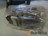 4 blisters van 12 handson nikkel nagelpads voor onder stoel en tafel - afbeelding 4 van  5