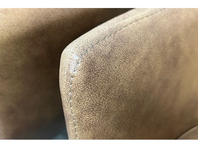 4 bruine lederen stoelen - afbeelding 3 van  5