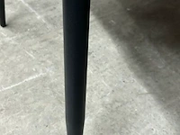 4 bruine lederen stoelen - afbeelding 4 van  5