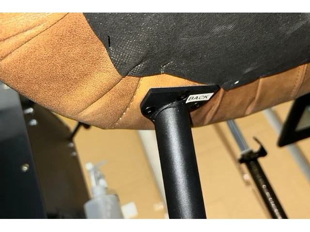 4 bruine lederen stoelen - afbeelding 5 van  5