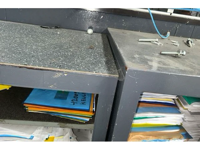 4 bureaukasten en 1 bureau - afbeelding 4 van  8