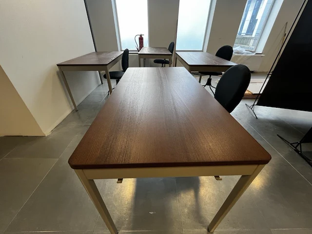 4 bureautafels vv stoel - afbeelding 4 van  9