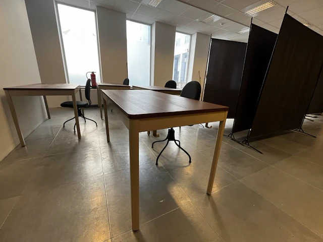 4 bureautafels vv stoel - afbeelding 5 van  9