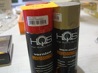 4 bussen verf in spuitbus (verschillende kleuren) - afbeelding 1 van  2