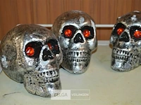 4 deco doodskop zilverkleurig - afbeelding 2 van  3