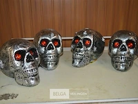 4 deco doodskop zilverkleurig - afbeelding 1 van  3