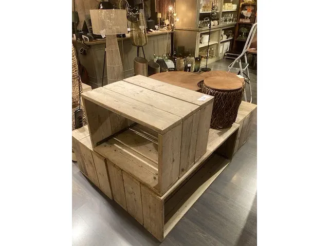 4 decoratieve houten opbergmeubels met opbergmeubeltje aan de muur - afbeelding 1 van  4