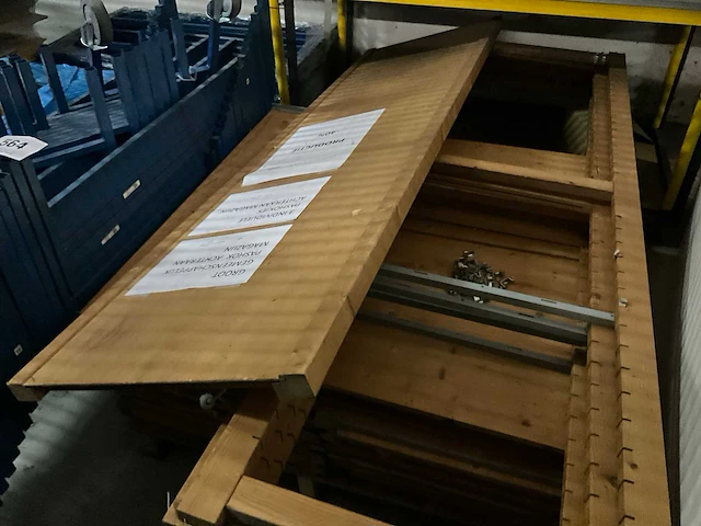 4-delige houten paskamerconstructie met 16 paskamers - afbeelding 6 van  16