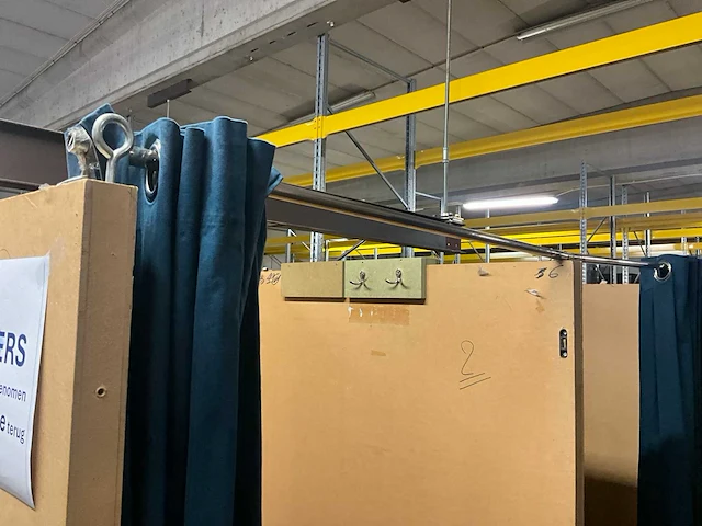 4-delige houten paskamerconstructie met 16 paskamers - afbeelding 11 van  16