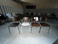 4 div houten stoelen - afbeelding 1 van  7