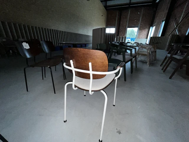 4 div houten stoelen - afbeelding 7 van  7