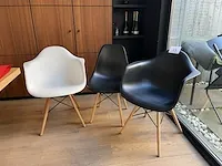 4 div pvc stoelen - afbeelding 1 van  16