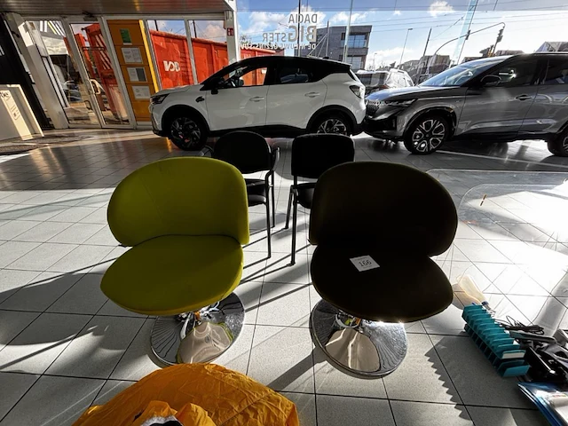 4 div. stoelen - afbeelding 1 van  4