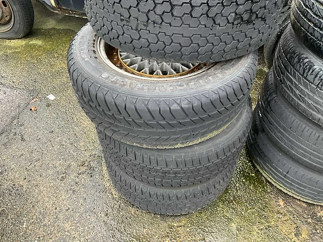 4 diverse autobanden met velg - afbeelding 5 van  8