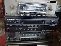 4 diverse autoradio's - afbeelding 1 van  1