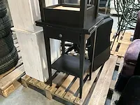 4 diverse bijzettafels, compleet met 2 bureaustoelen - afbeelding 2 van  5
