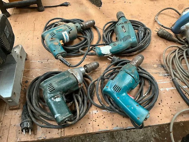 4 diverse boormachines wo metabo en makita - afbeelding 1 van  5