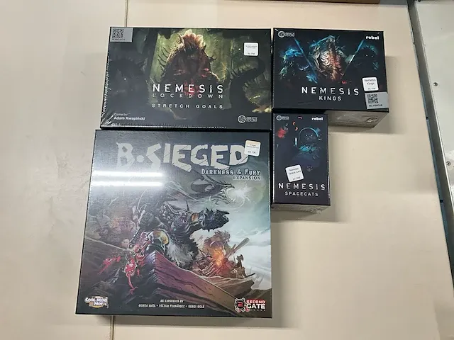 4 diverse bordspellen/expansies - afbeelding 1 van  9