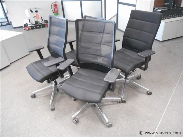 4 diverse bureelstoelen - afbeelding 1 van  1