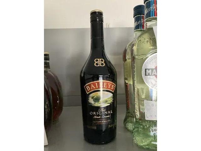 4 diverse flessen martini - afbeelding 2 van  2