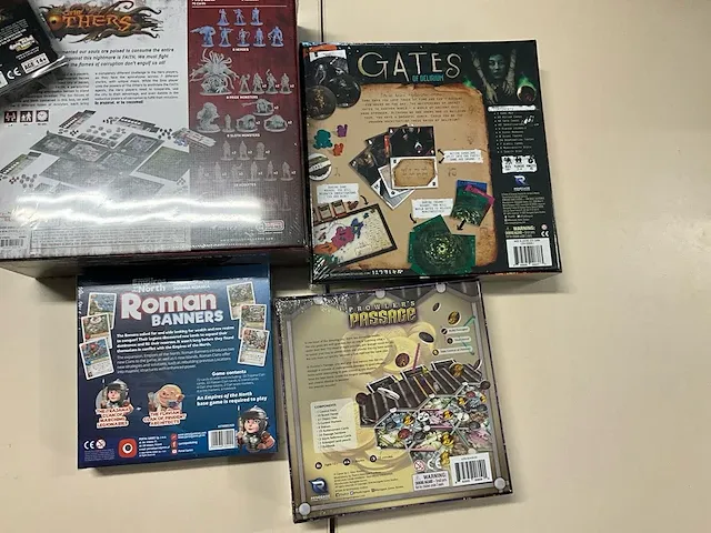 4 diverse gezelschapspellen guillotine games, renegade, imperial settlers - afbeelding 7 van  7