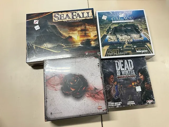 4 diverse gezelschapspellen plaid hat games, bezier games, ares - afbeelding 1 van  7