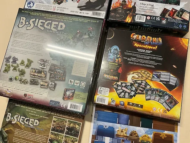 4 diverse gezelschapspellen trismegistus, red raven, renegade - afbeelding 6 van  8