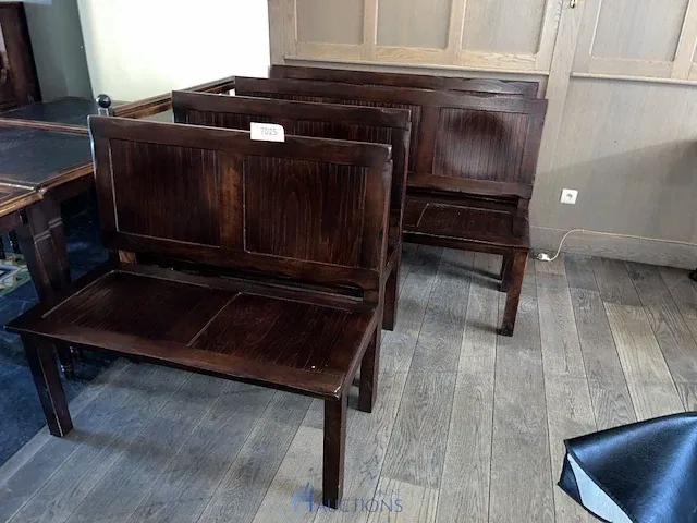 4 diverse houten zitbanken - afbeelding 1 van  4