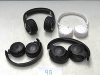 4 diverse koptelefoons - afbeelding 1 van  3