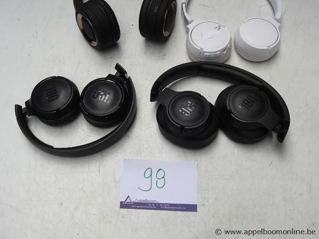 4 diverse koptelefoons - afbeelding 2 van  3