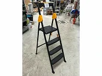 4 diverse metalen trapladders yperman mensaplus - afbeelding 1 van  5