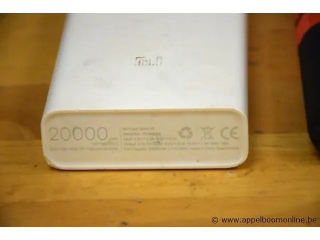 4 diverse powerbanks, werking niet gekend, zonder kabels - afbeelding 2 van  4