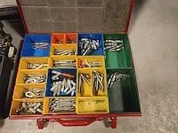 4 diverse sorteerkoffers inhoudende divers klein montagemateriaal - afbeelding 2 van  5
