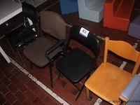 4 diverse stoelen - afbeelding 1 van  1