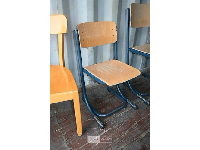 4 diverse stoelen - afbeelding 3 van  4